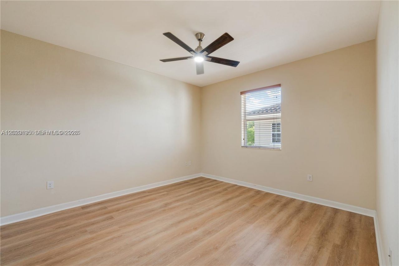 16946 SW 90th Terrace Circle , Miami, FL 33196 Photo