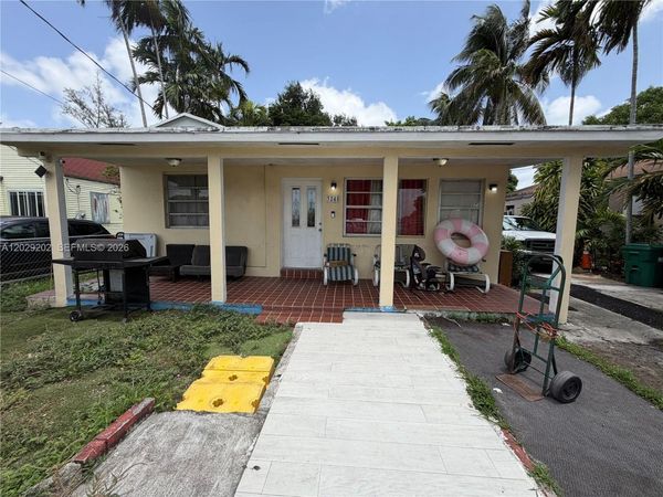 3245 NW 34th St, Miami, FL 33142