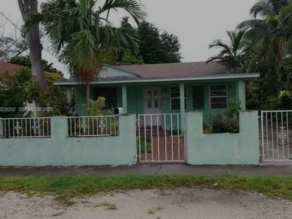 3245 NW 34th St , Miami, FL 33142
