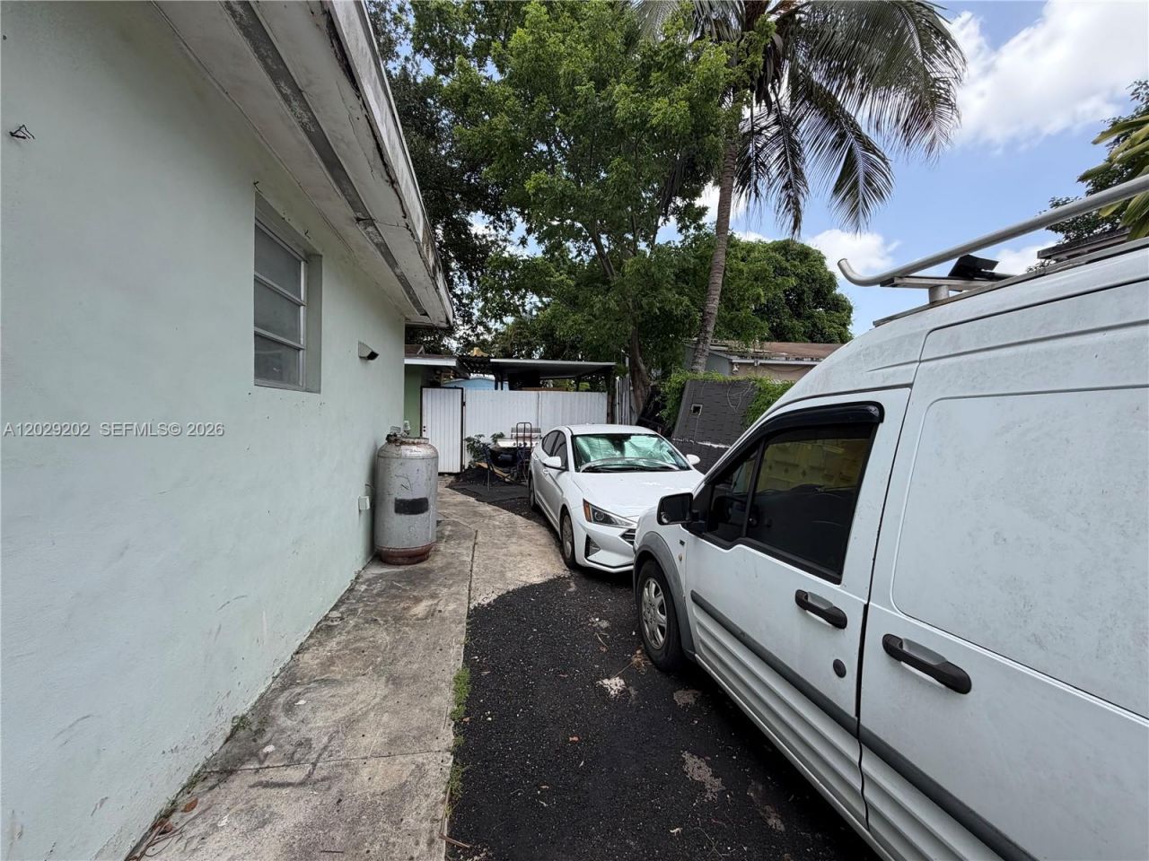 3245 NW 34th St, Miami, FL 33142 Photo