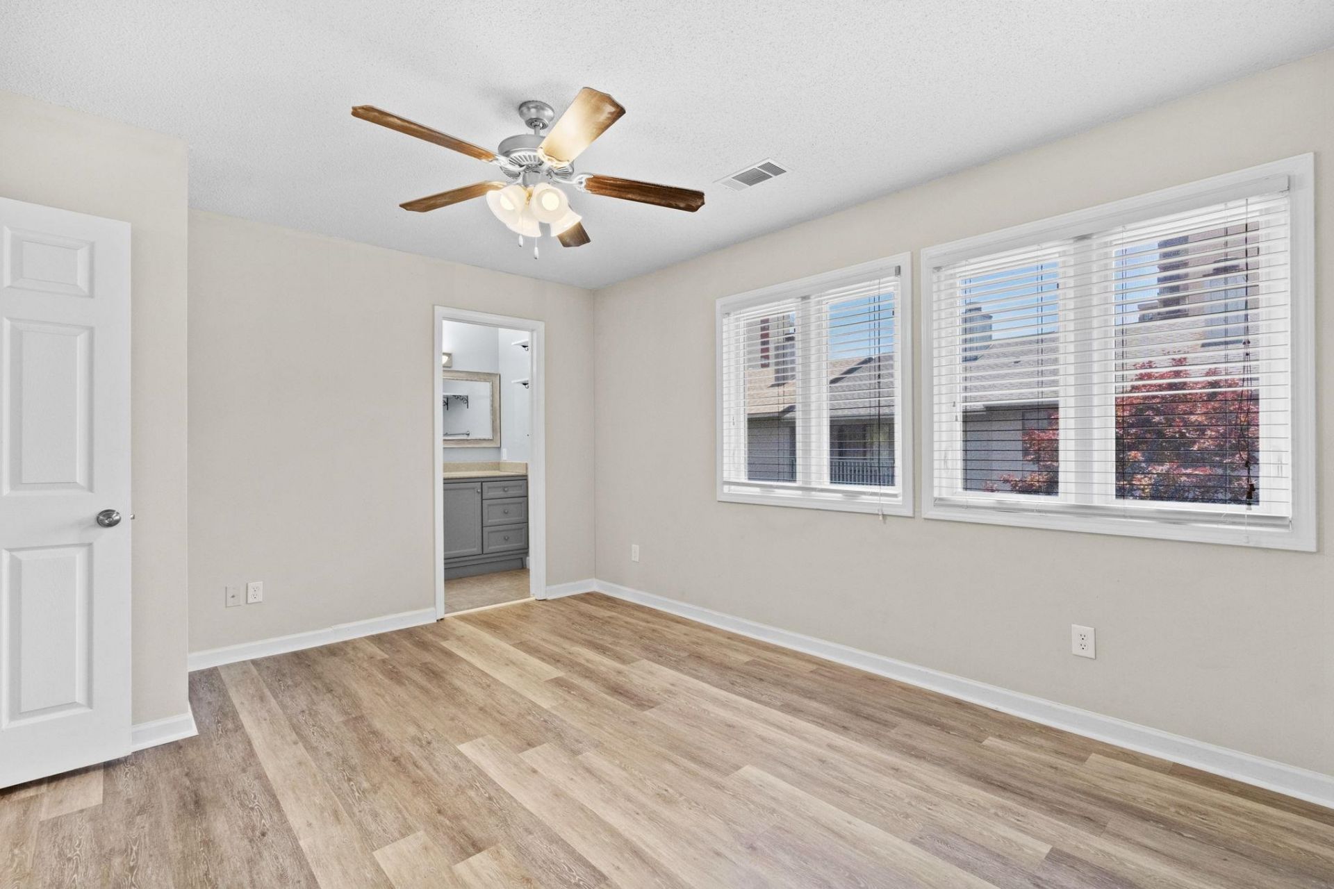 304 N 75th Ave N Photo 33