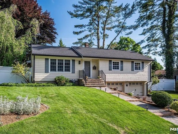 14 Clifford Drive, PARK RIDGE, NJ 07656
