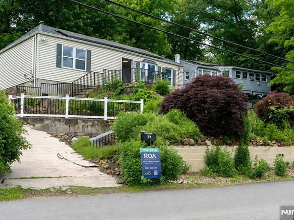 20 Greenwood Avenue, WANAQUE, NJ 07420
