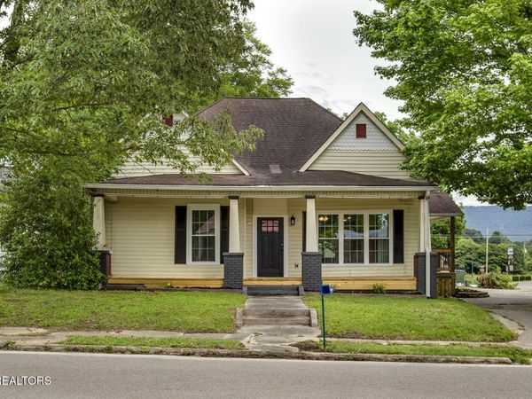 327 Ohio Ave, Etowah, TN 37331