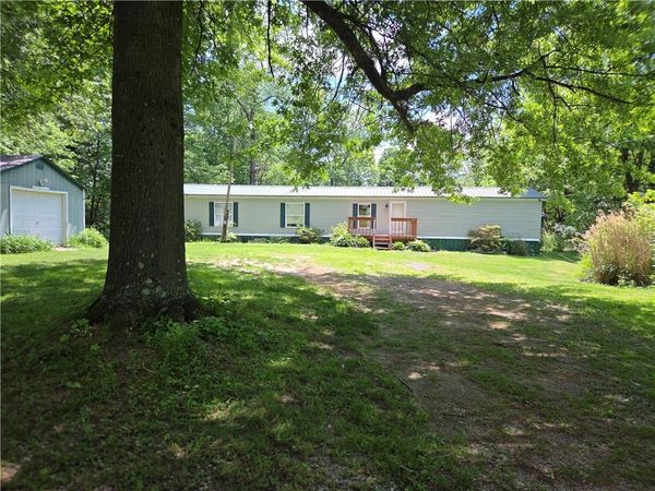 132 Maplehurst Dr , Aliquippa, PA 15001