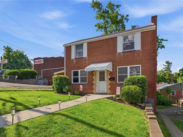 11 E Willock Rd , Pittsburgh, PA 15227