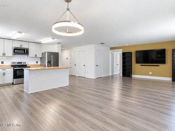 6405 BARRINGTON COVE Lane, Jacksonville, FL 32218