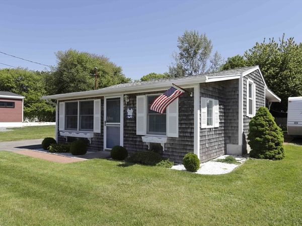 35 Point St, Fairhaven, MA 02719
