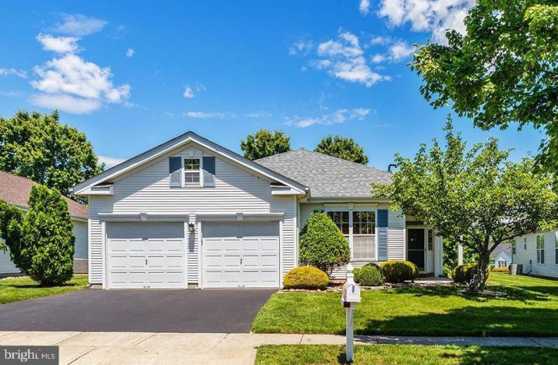 46 Minuteman Circle , Allentown, NJ 08501 Main Photo