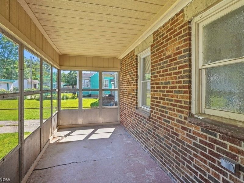15705 Throckley Avenue, Cleveland, OH 44128 Photo 33