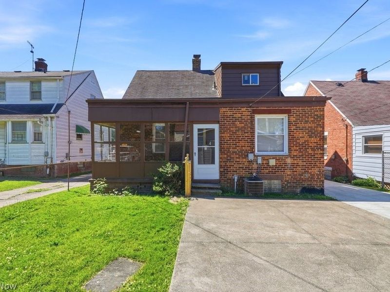 15705 Throckley Avenue, Cleveland, OH 44128 Photo 35