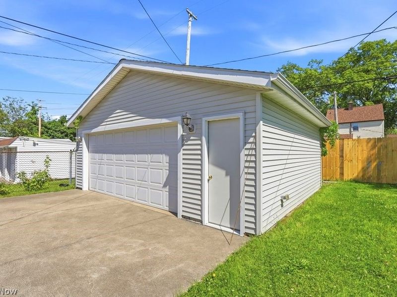 15705 Throckley Avenue, Cleveland, OH 44128 Photo 36
