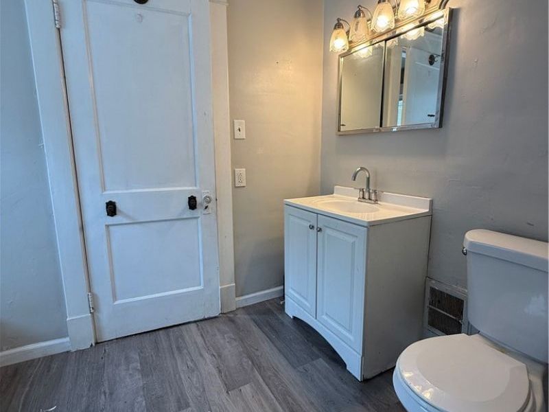 461 E 147th Street, Cleveland, OH 44110 Photo 16