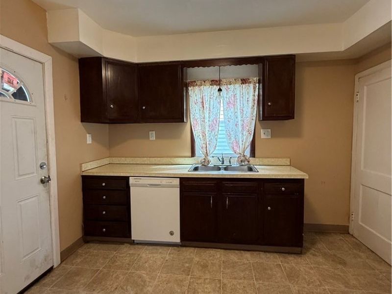 461 E 147th Street, Cleveland, OH 44110 Photo 5