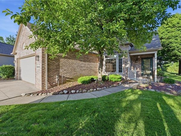 19292 Charter Lane , Strongsville, OH 44149