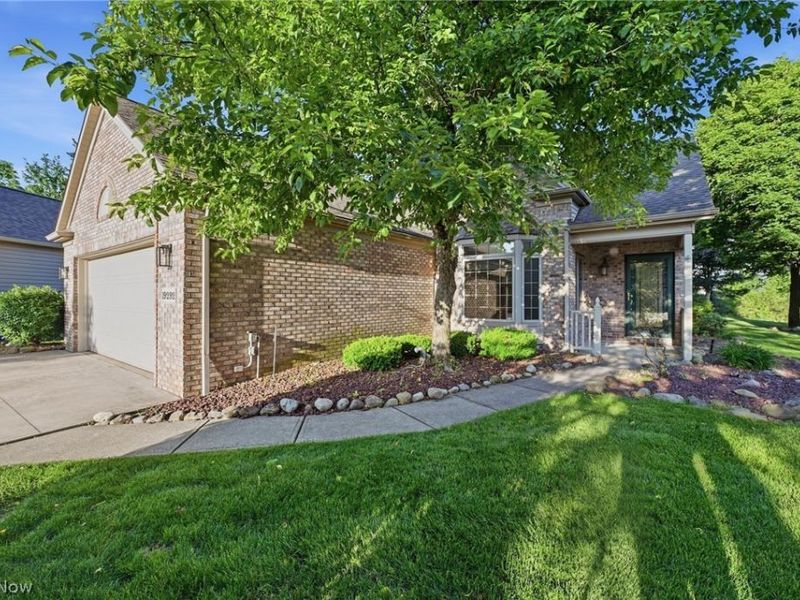19292 Charter Lane, Strongsville, OH 44149 Photo 1
