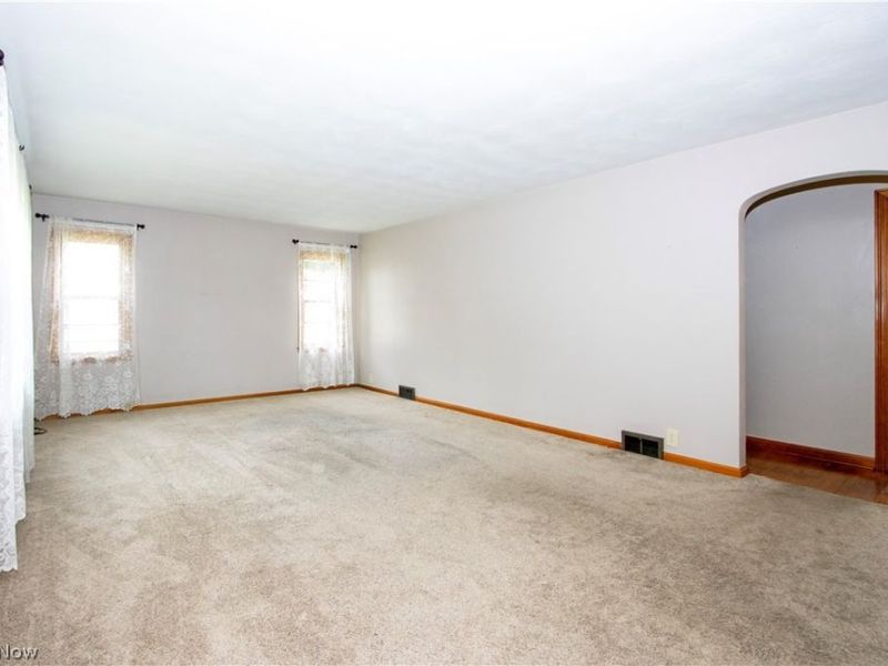 927 S Heltman Avenue, Ashland, OH 44805 Photo 2