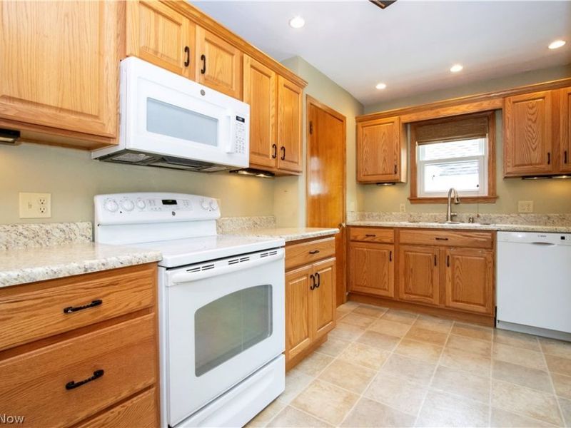 927 S Heltman Avenue, Ashland, OH 44805 Photo 4