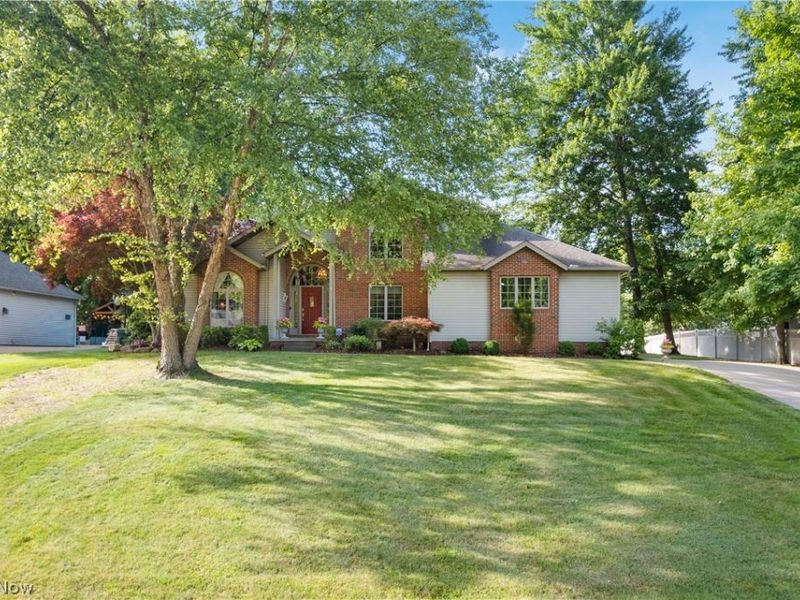 1938 Fairway Drive , Uniontown, OH 44685 Photo 2