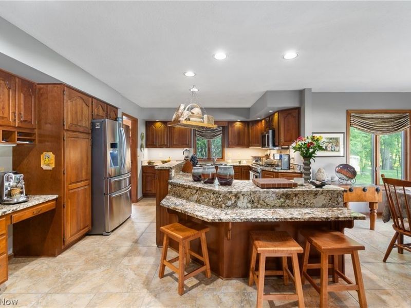 1938 Fairway Drive , Uniontown, OH 44685 Photo 8