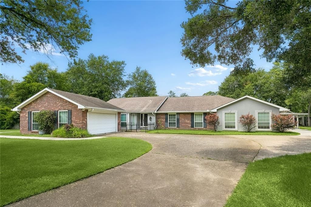 204 CAMBORNE Lane  Slidell, LA 