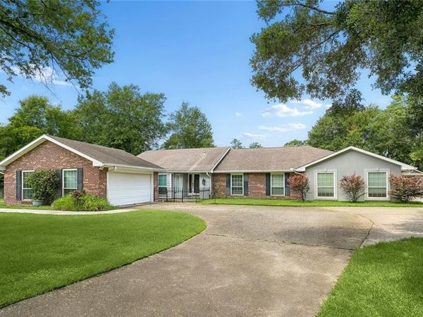 204 CAMBORNE Lane , Slidell, LA 70461