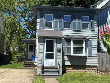 135 W Mohawk Street , Oswego, NY 13126