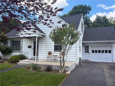 240 Ferncliff Avenue , Liverpool, NY 13088
