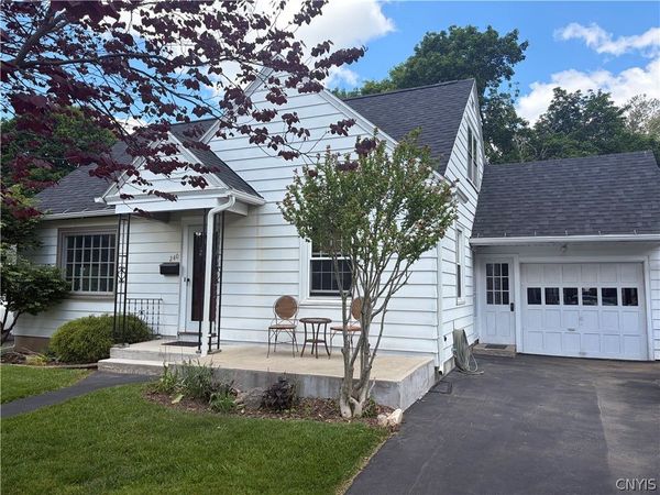 240 Ferncliff Avenue , Liverpool, NY 13088