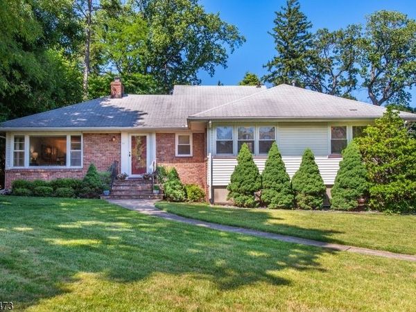 17 Luddington Rd, West Orange, NJ 07052