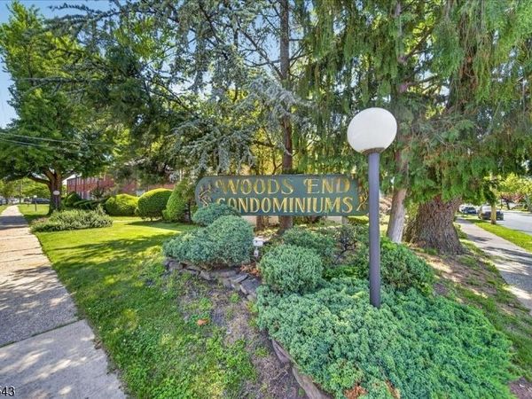 513 Brooklawn Ave, Unit B-1, Roselle, NJ 07203