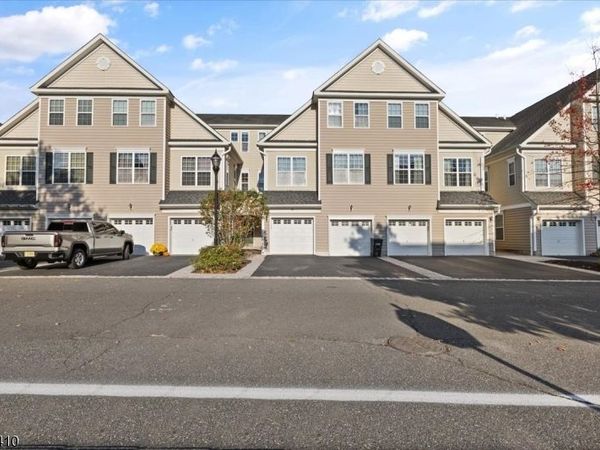 17 Swing Bridge Ln, South Bound Brook, NJ 08880