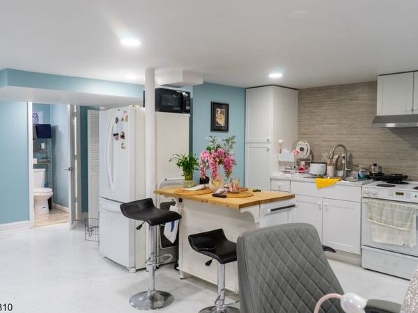 505 Knopf St, Linden, NJ 07036