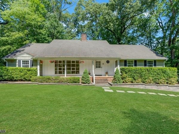 35 Manor Dr, Bernards, NJ 07920