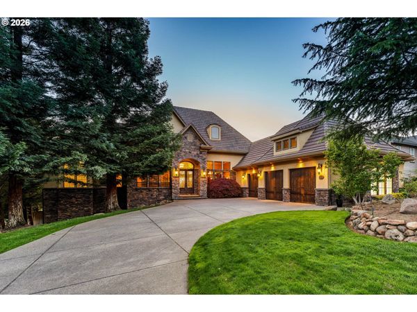 5637 SADDLE RIDGE DR, Medford, OR 97504