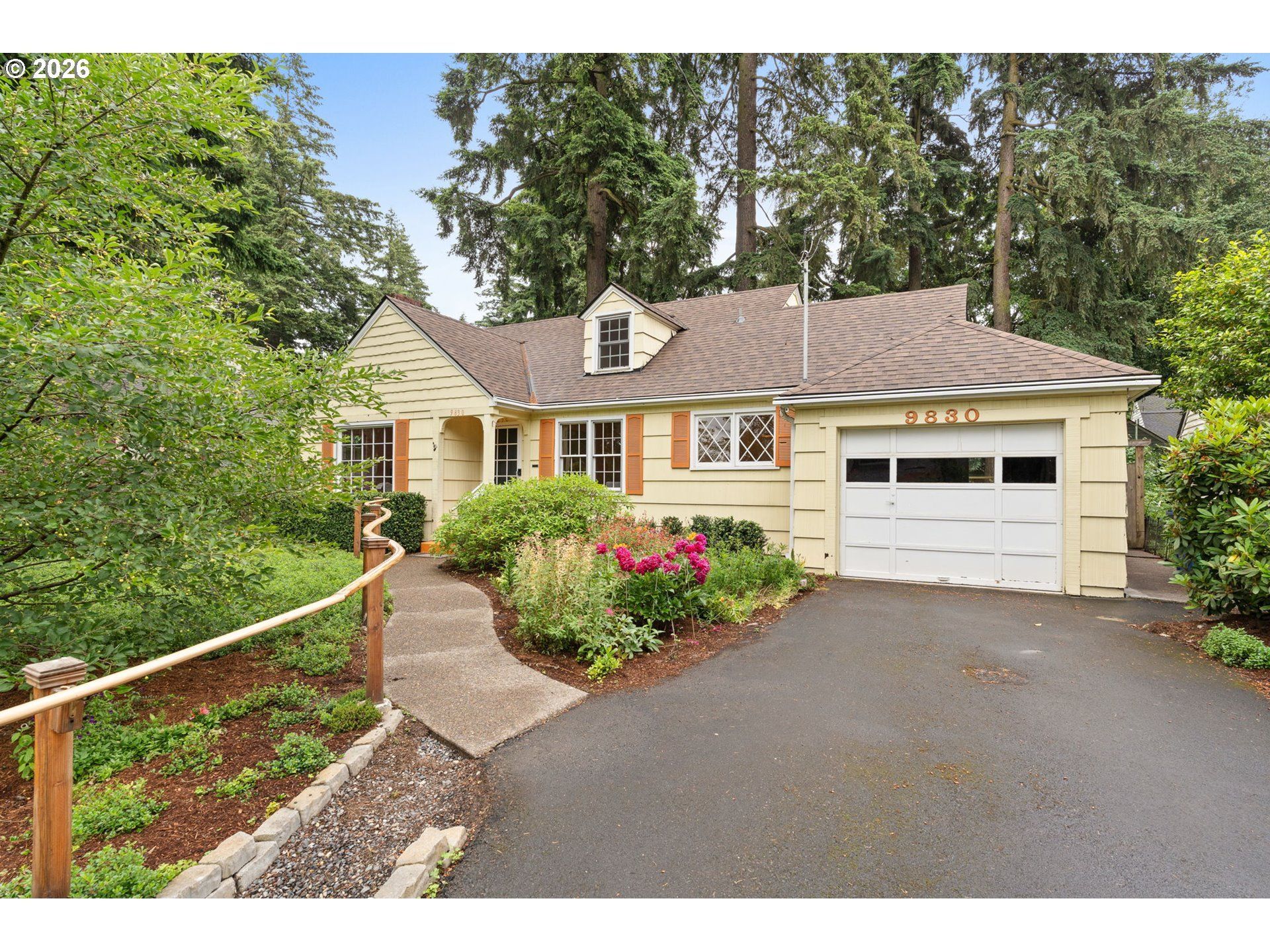 9830 NE Skidmore St, Portland, OR 97220 Main Photo