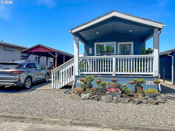 31 MANOR LOOP, Roseburg, OR 97471