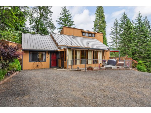 320 RAYS LN, Tenmile, OR 97481