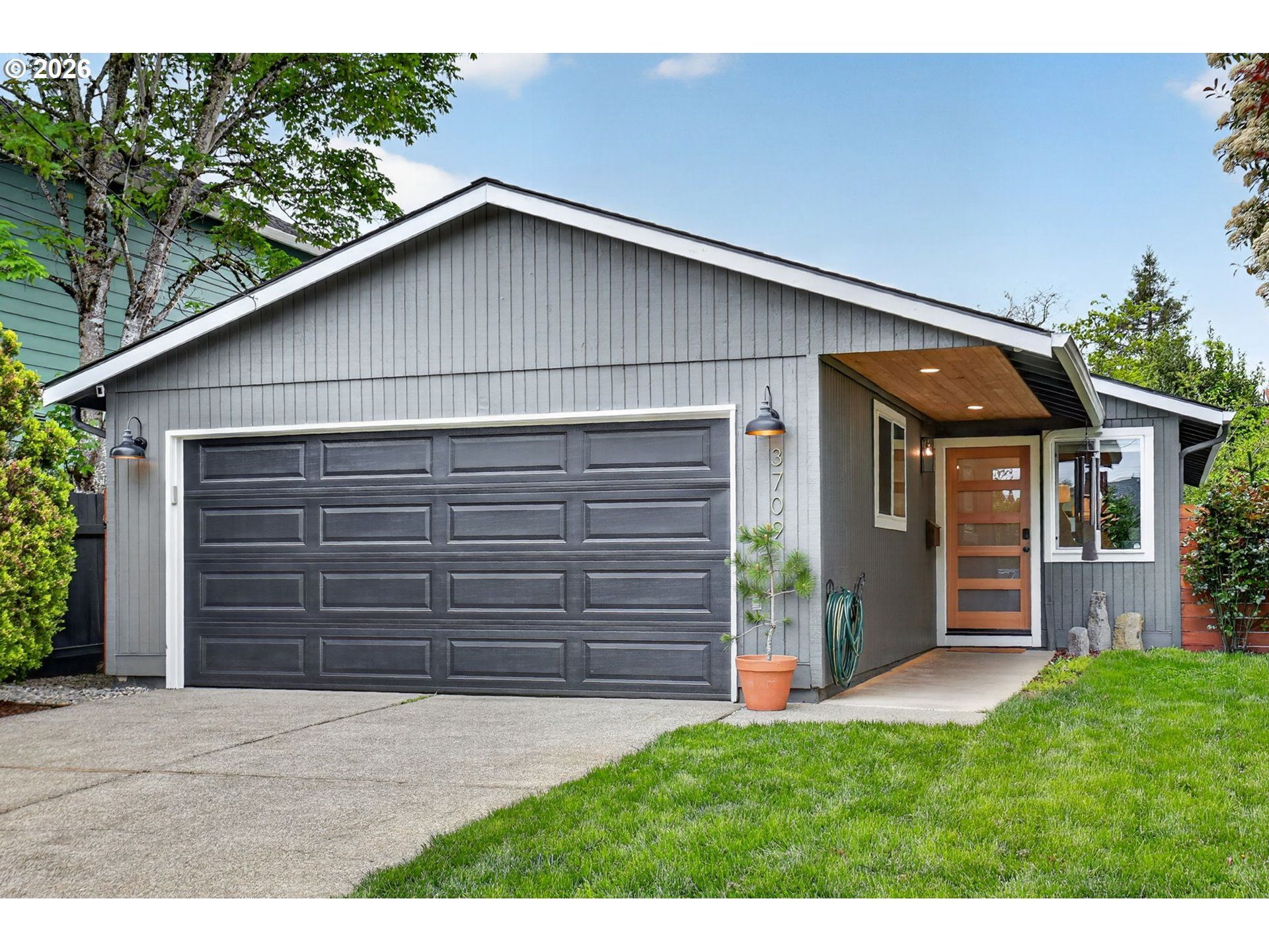 3709 SE 65th Ave, Portland, OR 97206 Main Photo