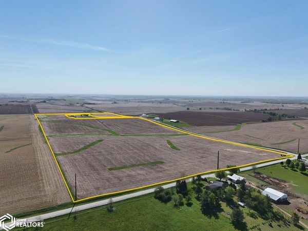 23rd Avenue Drive, Blairstown, IA 52301