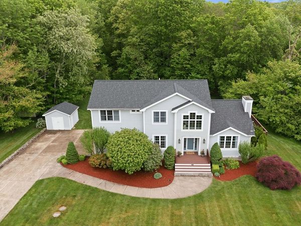 48 Hummingbird Lane, Swansea, MA 02777