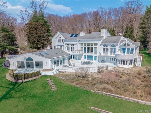 19 Mallard Drive , Lloyd Harbor, NY 11743