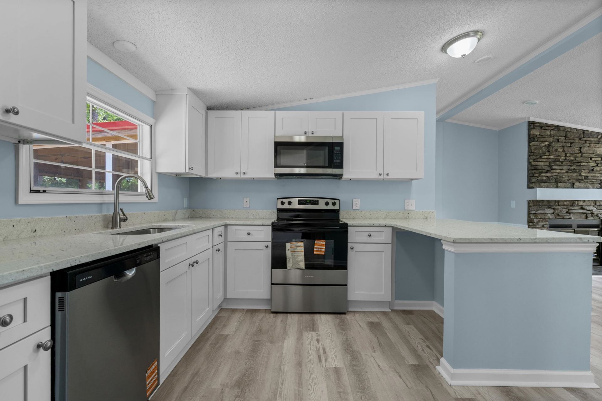 3695 Highway 905  Photo 16