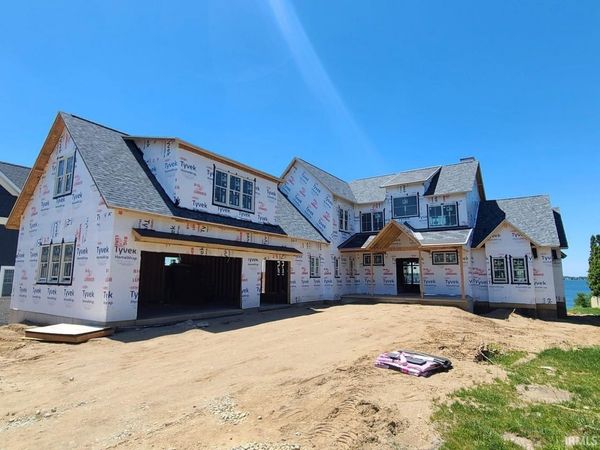 10985 Crows Nest Drive, Syracuse, IN 46567
