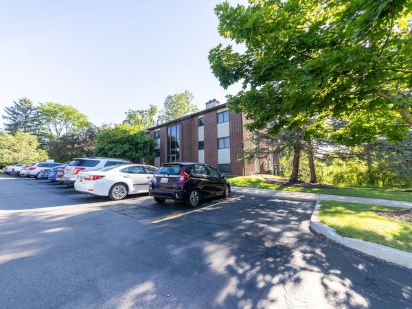 3392 Devonwood Hills NE, Unit A, Grand Rapids, MI 49525