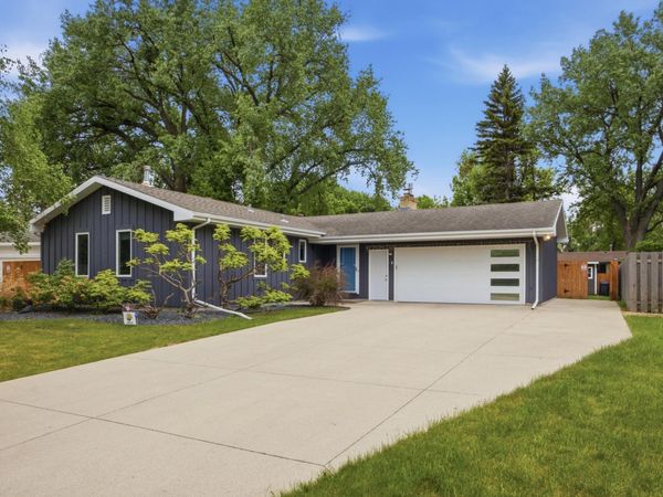 2486 W Country Club Drive S, Fargo, ND 58103