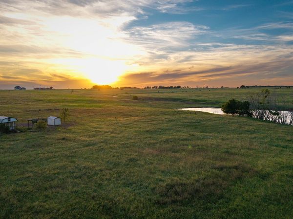 6932 Fm 532, Moulton, TX 77975