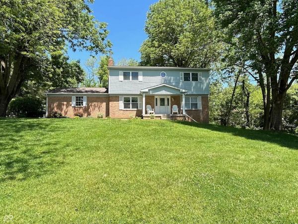 15830 E Lake Shore Drive N, Hope, IN 47246