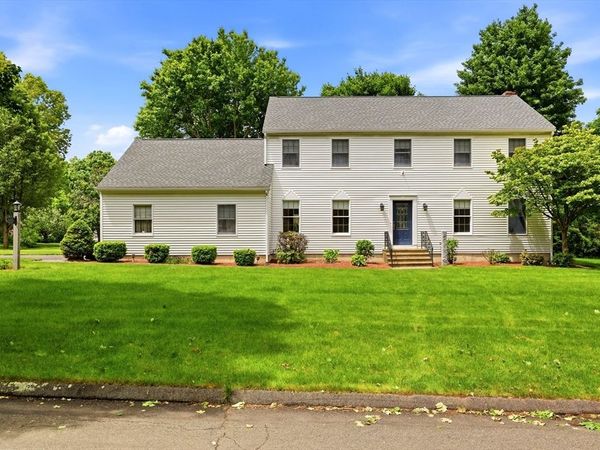 2 Christopher Cir, Wilbraham, MA 01095
