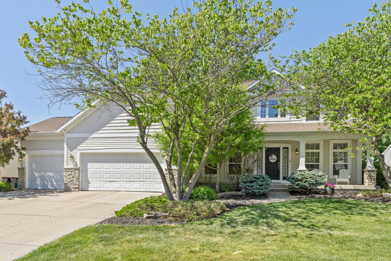 3457 N Meadow Grove Drive Se, Kentwood, MI 49512 Main Photo